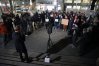 Protest przed ratuszem zgromadził kilkadziesiąt osób