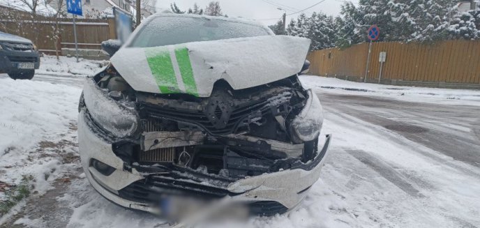 Na osiedlu Podleśna zderzyły się dwa samochody osobowe