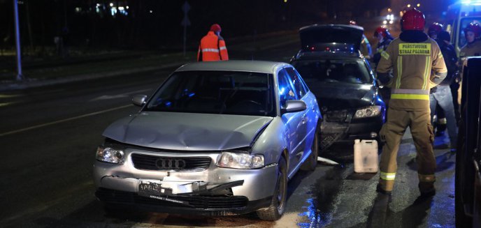 Na ważnym skrzyżowaniu w Olsztynie zderzyły się trzy auta. Jeden z kierowców był agresywny [ZDJĘCIA][AKTUALIZACJA]
