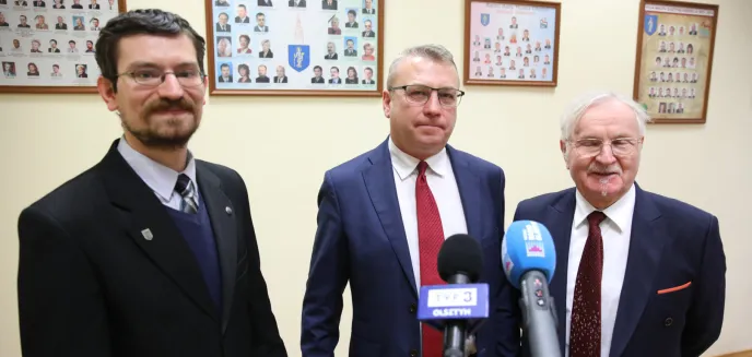Radni z klubu PiS o podwyżkach opłat za śmieci: ''Olsztynianie nie mogą ponosić kosztów działań potomków sowieckiego sołdata''