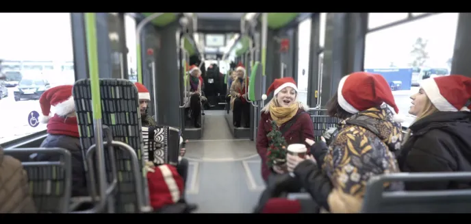 Zaśpiewali pastorałkę w olsztyńskim... tramwaju [WIDEO]