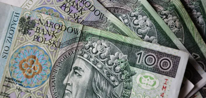 52-latka z Olsztyna uwierzyła w poruszającą historię wdowca. Straciła ponad 300 tys. zł