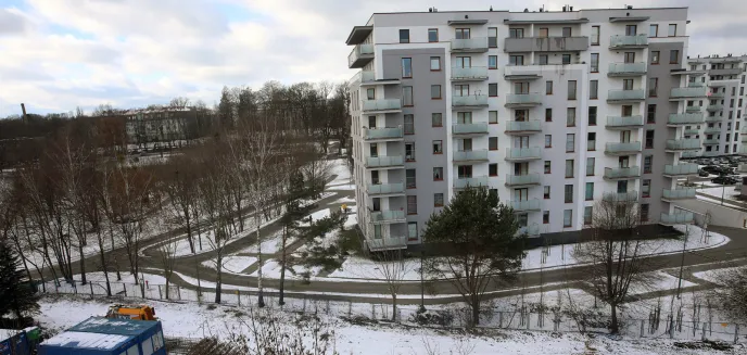 Wspólnoty protestowały, ale nic to nie dało. Powstanie kolejny blok przy ul. Tuwima [ZDJĘCIA]