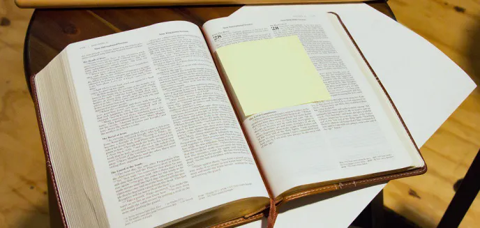 Jakie kwoty władze Olsztyna przeznaczają na wynagrodzenia dla nauczycieli religii w szkołach?