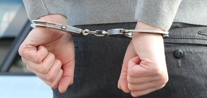 Poszukiwany listem gończym 54-latek wyłudził ponad 2 mln zł. Wizyta olsztyńskich policjantów go zaskoczyła