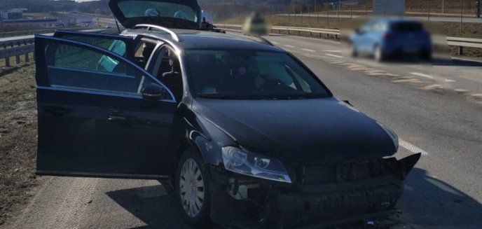 Kolizja na S51 pod Olsztynem. 39-letni kierowca volkswagena zderzył się z karawanem
