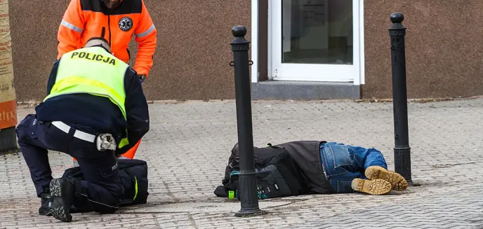 Dramatyczne zdarzenie w centrum Olsztyna. Pomoc przyszła w ostatniej chwili? [ZDJĘCIA] [AKTUALIZACJA]