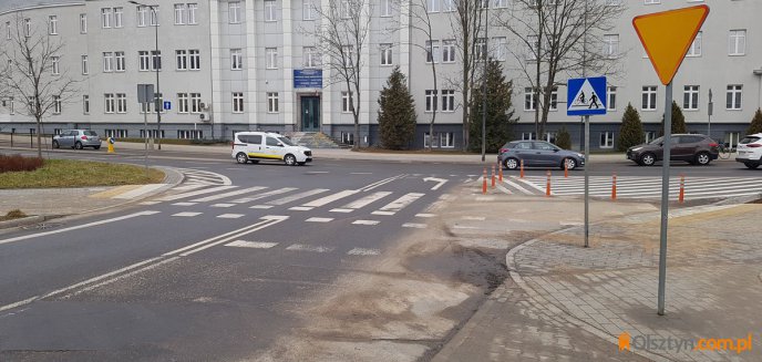 Drogowa łamigłówka na skrzyżowaniu ul. Szrajbera i Knosały rozwiązana [ZDJĘCIA, WIDEO]