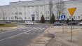 Jeszcze w piątek (17 marca) na skrzyżowaniu ul. Szrajbera i ul. Knosały można było mieć wątpliwości, co do prawidłowego oznakowania