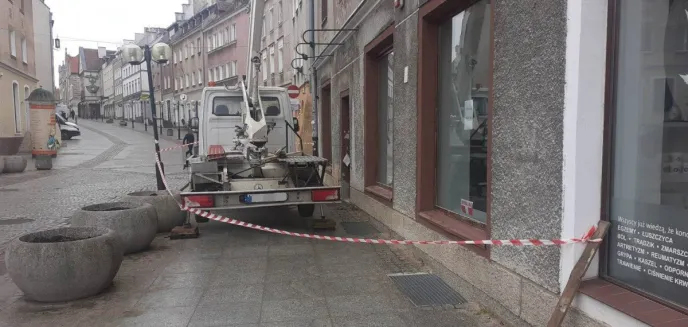 Samowolnie zagrodzili część chodnika na Starym Mieście w Olsztynie. Zauważyli to strażnicy miejscy