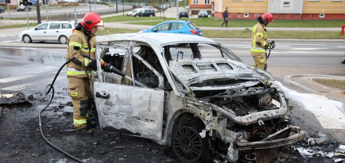 Artykuł: ''4 tys. zł poszły z dymem''. Pożar samochodu na Jarotach [ZDJĘCIA]