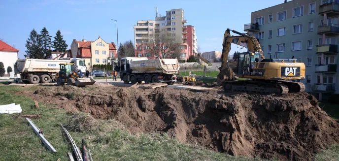 Przy ulicy Dywizjonu 303 ruszyła inwestycja potentata meblowego [ZDJĘCIA]