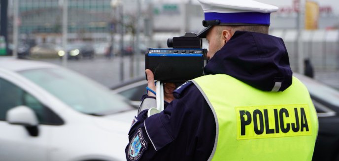 41-letni kierowca mercedesa przeszarżował na alei Sikorskiego. Policja podsumowuje weekend na drogach