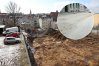Nieczystości na ulicy Wyzwolenia (Śródmieście) przy wyjeździe z placu budowy kontrowersyjnego apartamentowca