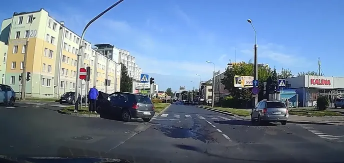 Groźny wypadek na skrzyżowaniu ul. Kołobrzeskiej i Dworcowej [WIDEO]