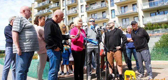 Zmiana właściciela i wysokie opłaty za ''darmowy'' parking przy ul. Armii Krajowej. Interweniowała senator Lidia Staroń