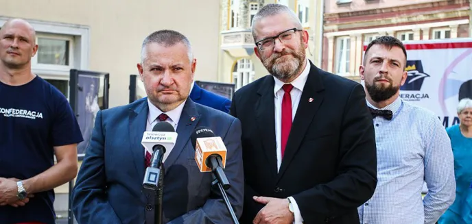 ''Nie chcemy leczyć dżumy cholerą''. Grzegorz Braun na konferencji Konfederacji w Olsztynie