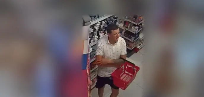Kolo w białym polo biegł jak kadrowicz. Zamiast na Wyspy Owcze dostał powołanie na komendę [WIDEO]