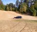 Kierowca volkswagena wybrał się w przejażdżkę plażą nad jeziorem Skanda