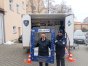 NOL-ek oficjalnie oddany do użytku. Mobilne centrum bezpieczeństwa to wspólny projekt starostwa olsztyńskiego i policji. Od lewej: starosta olsztyński, Andrzej Abako, zastępca olsztyńskiego komendanta policji, Jakub Sylwestrzak