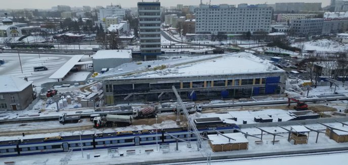 Zima niestraszna budowlańcom. Dworzec Olsztyn Główny rośnie w oczach [WIDEO]