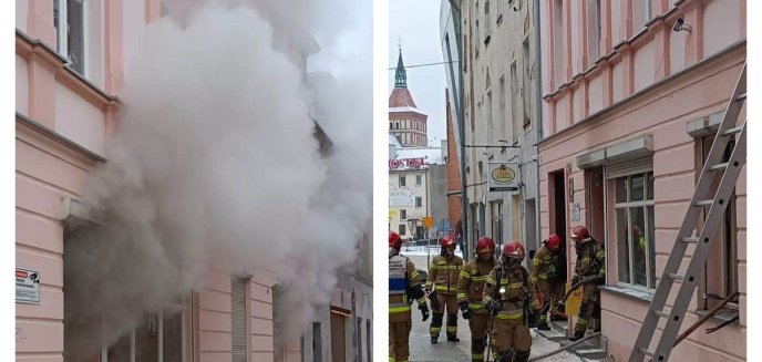 Artykuł: Pożar w pobliżu ratusza. Gęsty dym spowił centrum Olsztyna