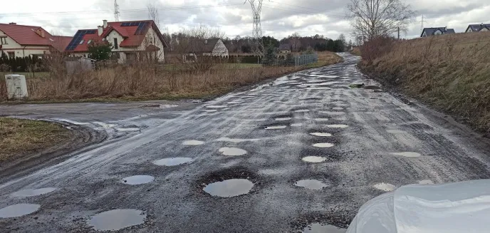 Tragiczne warunki dojazdu na ul. Granicznej. „Czy tak wygląda droga, nadająca się do prac naprawczych?”