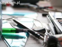 Młody, po studiach, szuka pracy...