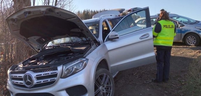 Olsztyn. Mercedesem uciekał przed policją. 22-latek podróż zakończył w rejonie parku Kusocińskiego