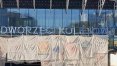 Neon z olsztyńskiego dworca po odrestaurowaniu wrócił na swoje miejsce
