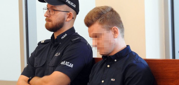 Olsztyn. Michał G. twierdzi, że działał w obronie koniecznej. Ruszył proces nożownika z galerii