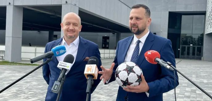 Olsztyn miastem futbolu. OSK w hali Urania