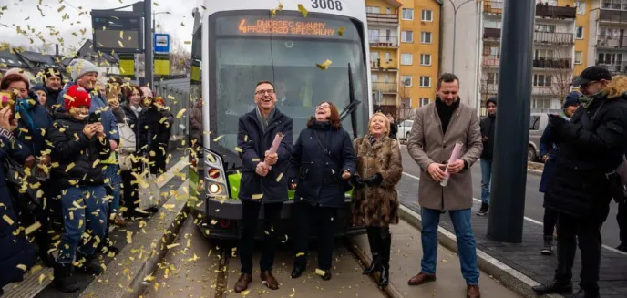 Nowe, a piszczące. Na ul. Krasickiego tramwaje mają problem z łukiem