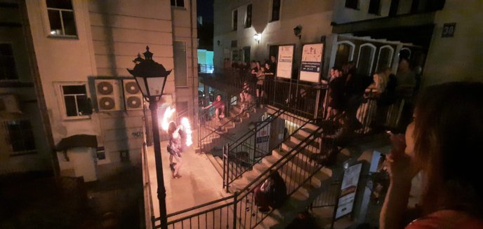 Olsztyn. Popularny pub na Starym Mieście z wymownym oświadczeniem. 