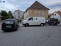 Pojazdy zajmują miejsca parkingowe pod wydziałem starostwa powiatowego w Szczytnie od długiego czasu