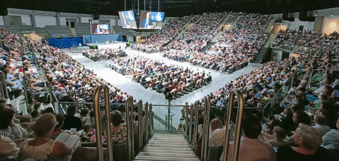 Ponad 3,1 tys. obecnych i 19 ochrzczonych podczas kongresu Świadków Jehowy w Olsztynie [ZDJĘCIA]