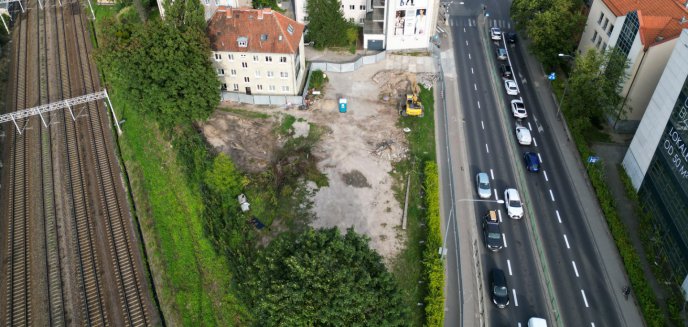 Inwestycja o „pruskim charakterze”. Będą mieszkać nad torami w centrum Olsztyna [ZDJĘCIA]