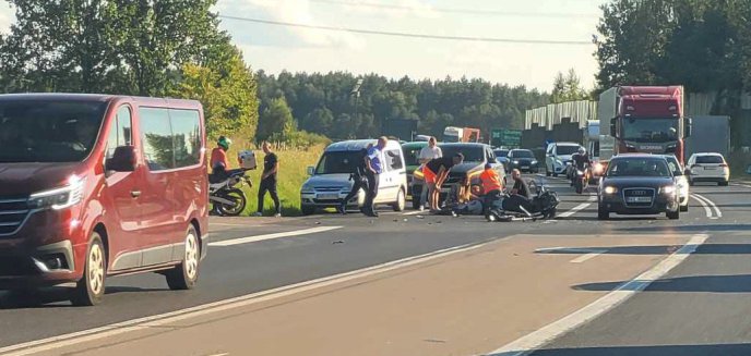 DK 16. W Wójtowie motocyklista zderzył się z osobówką [ZDJĘCIA]