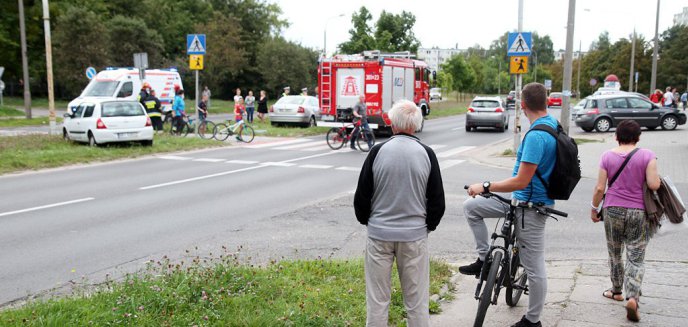 Artykuł: 36-latek wysłał rolkarkę do szpitala. Dostało się też seniorce