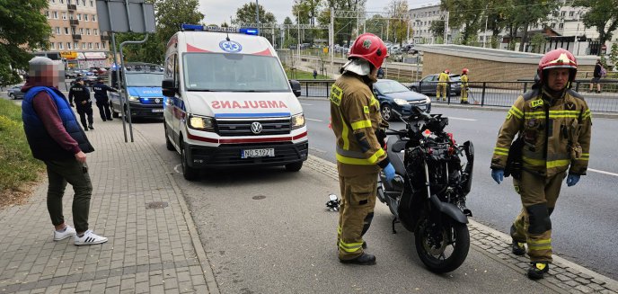 Motocyklista uderzył w barierki na al. Wojska Polskiego w Olsztynie [ZDJĘCIA]