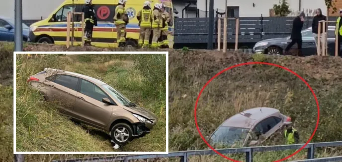 Hyundai przepadł w urwisku na ul. Bukowskiego. Tam nie można parkować [ZDJĘCIA, WIDEO]