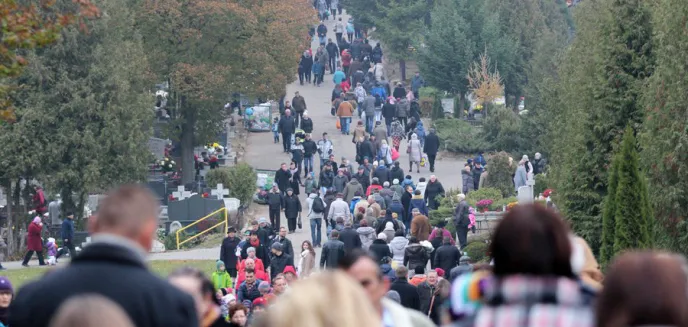 Olsztyn. Jak dojechać na cmentarz w okresie Wszystkich Świętych? Nowa organizacja ruchu [MAPY]