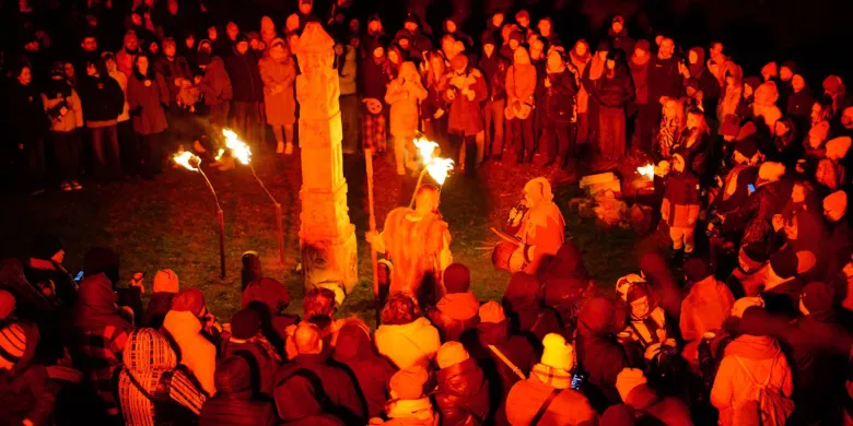 Za nami Noc Duchów nad jeziorem Ukiel w Olsztynie. Nikt nie spodziewał się takiej frekwencji [ZDJĘCIA, WIDEO]