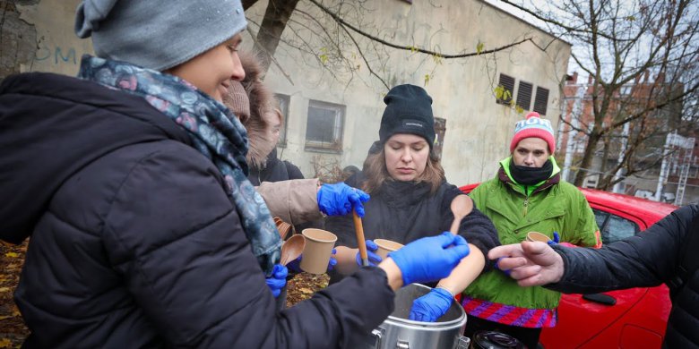 Za nami inauguracja siódmej edycji akcji „Spotkajmy się przy herbacie”. Potrzebujący otrzymali wsparcie [ZDJĘCIA]