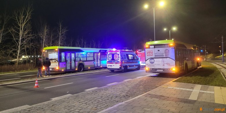 Co się wydarzyło na Nagórkach z udziałem autobusu miejskiego? [ZDJĘCIA]