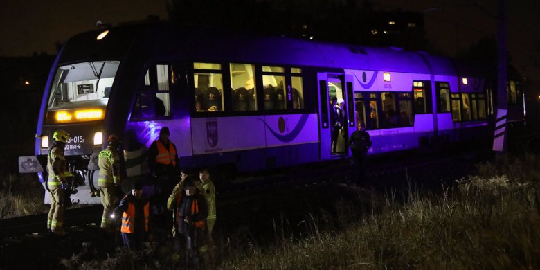 Makabra na torach w Olsztynie. Nie żyje mężczyzna [ZDJĘCIA]