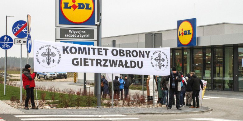 Artykuł: Olsztyn. „Obronić Gietrzwałd przed Lidlem”. Kto ma rację w sporze o wielką inwestycję? [ZDJĘCIA]