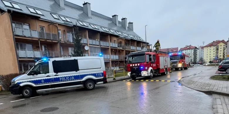 Jaroty. Rodzice wezwali policję do syna. W tle nóż i narkotyki