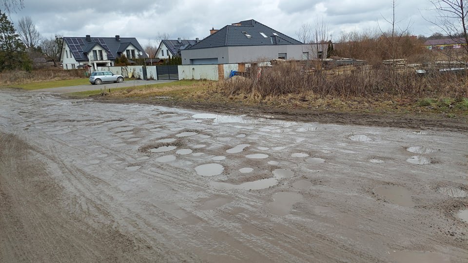 Tysiące złotych na remont ul. Oleńki poszły na marne? „Obecnie stan jest kompletnie tragiczny”