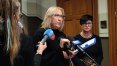 Przy mikrofonie miejska radna PiS, Edyta Markowicz, obok przewodnicząca klubu radnych, Zdzisława Tołwińska